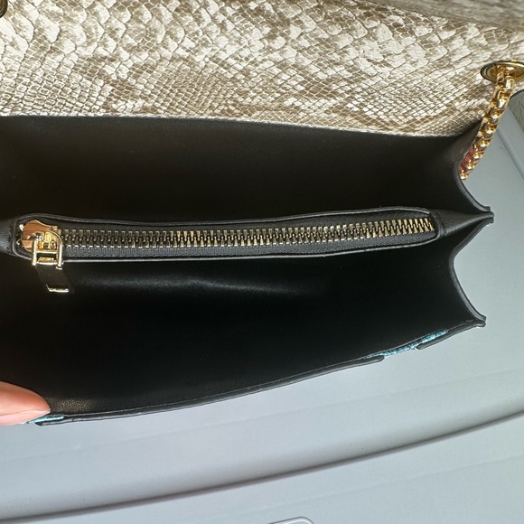 Three Tone Snake Pattern Purse (Blue, Pink, Beige) - Picture 5 of 6